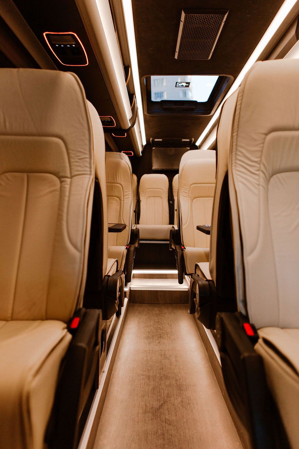 Mercedes Sprinter 16 Seater thumbnail 4
